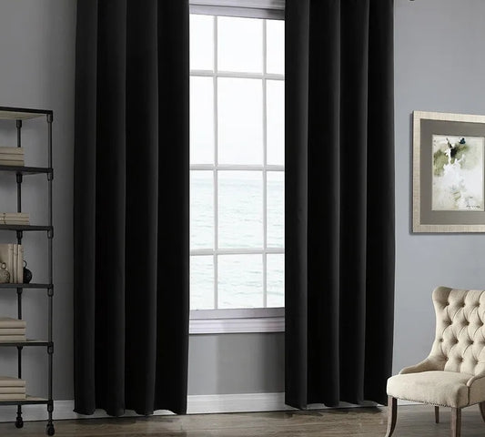 Draperie material tip Blackout culoare Negru croita cu rejansa pentru sina sau galerie, carlige sina by SeReDesign