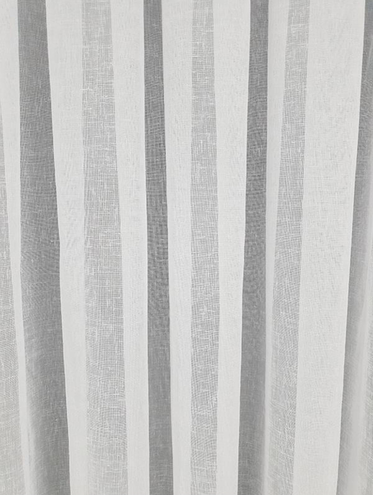Perdea textura IN culoare ALBA elegantă – lumină naturală și rafinament pentru orice cameră