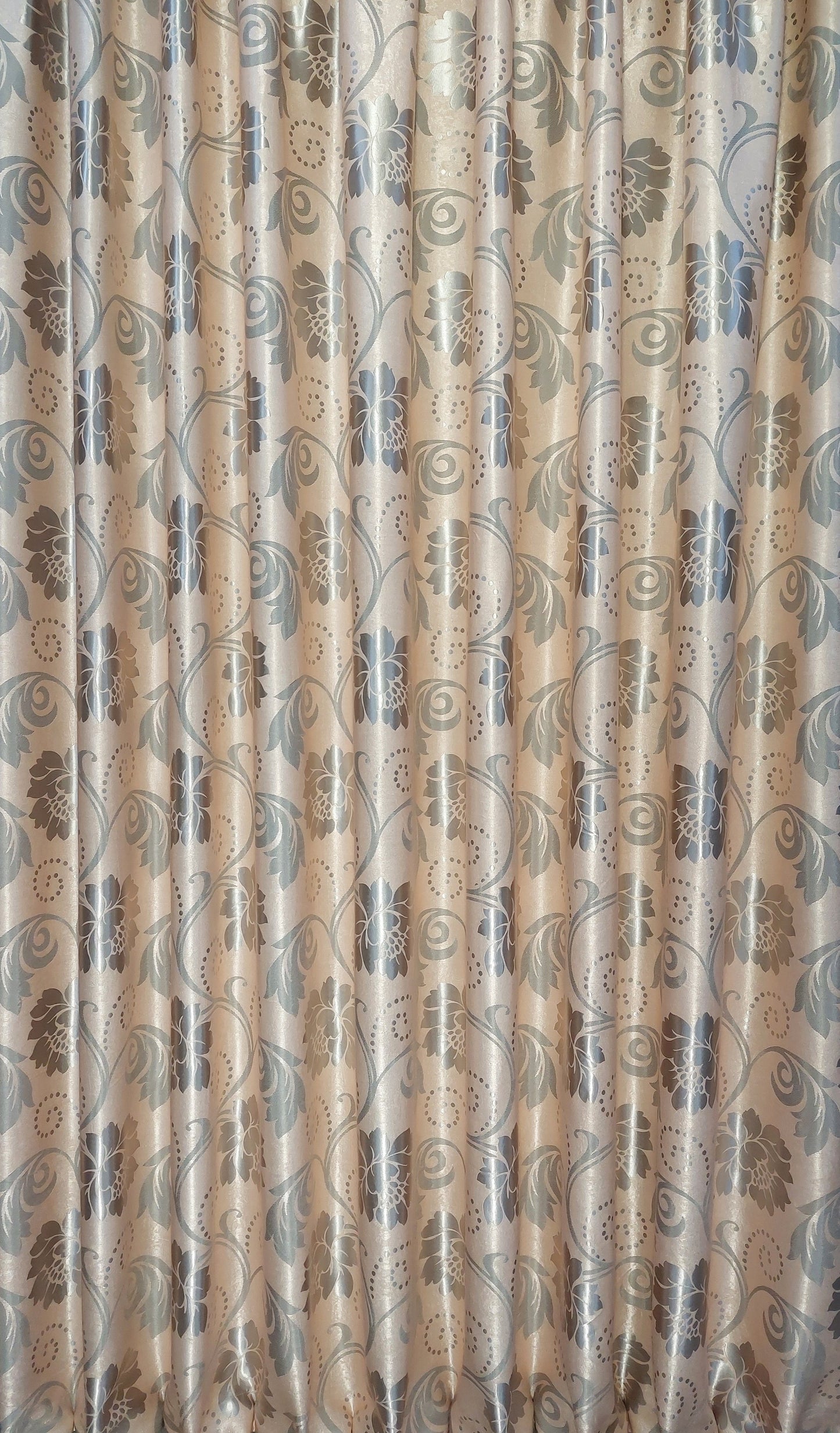 Draperie Blackout culoare Bej Auriu V2 croita cu rejansa pentru sina sau galerie, carlige sina by SeReDesign
