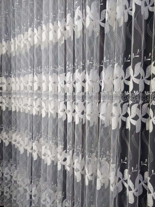 Perdea Tull Brodata culoare crem ivoire, croita cu rejansa pentru sina sau galerie, carlige sina by SeReDesign