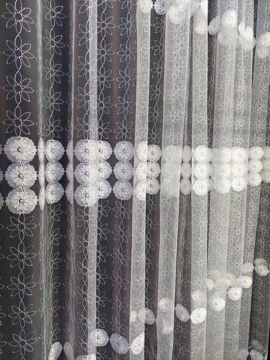 Perdea Tull Brodata culoare alb, croita cu rejansa pentru sina sau galerie, carlige sina by SeReDesign