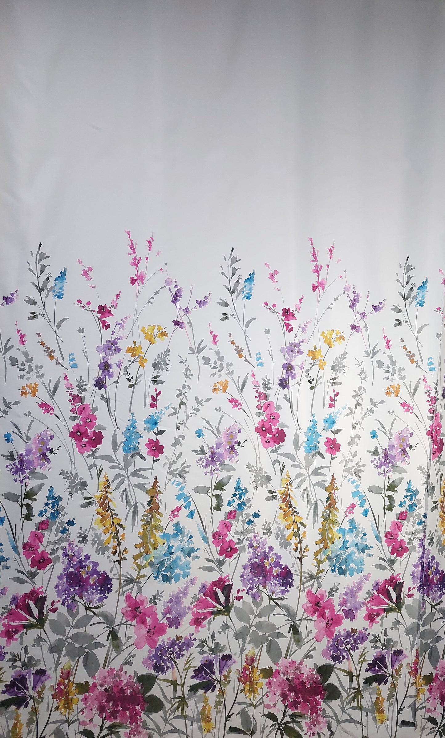 Draperie spring flowers culoare alb, croita cu rejansa sina(carlige incluse) sau rejansa galerie, by SereDesign