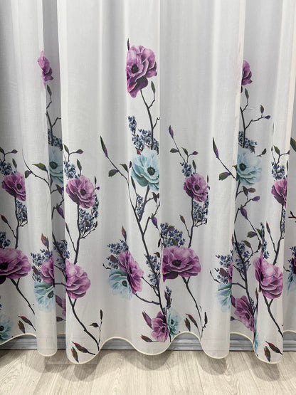 Perdea Albă cu Imprimeu Floral – Nuanțe de Mov Violet și Albastru Pastel