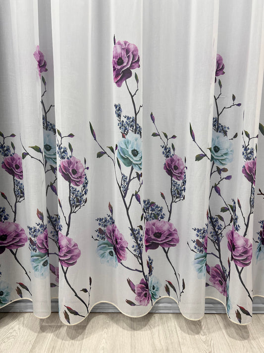 Perdea Albă cu Imprimeu Floral – Nuanțe de Mov Violet și Albastru Pastel