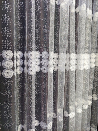 Perdea Tull Brodata culoare alb, croita cu rejansa pentru sina sau galerie, carlige sina by SeReDesign