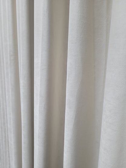 Draperie Catifea culoare Grej croita cu rejansa pentru sina sau galerie, carlige sina by SeReDesign | draperie-catifea-culoare-grej-croita-cu-rejansa-pentru-sina-sau-galerie-carlige-sina-by-seredesign | Draperii | seredesign.ro