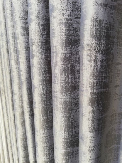 Draperie Catifea imprimata model gri, cu rejansa by SeReDesign | draperie-catifea-imprimata-model-gri-cu-rejansa-by-seredesign | Draperii | seredesign.ro