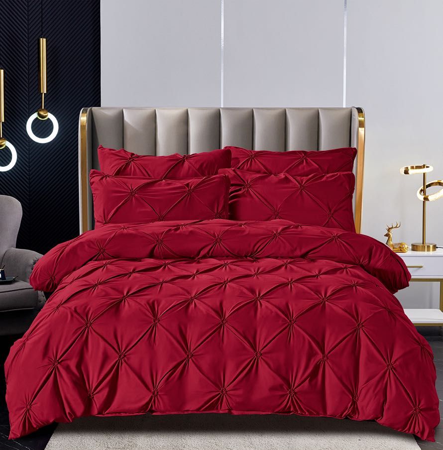 Set Lenjerie de Pat finet, 6 piese, pat 2 persoane, cu pliuri, culoare Bordo | set-lenjerie-de-pat-finet-6-piese-pat-2-persoane-cu-pliuri-culoare-bordo | Lenjerie Pat | seredesign.ro